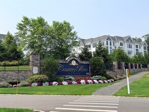 Building Photo - 17205 Aspenwood Dr