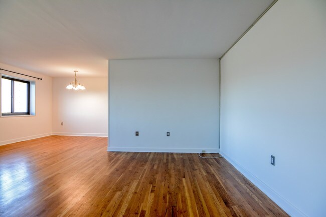 Foto del edificio - 1200 S Arlington Ridge Rd