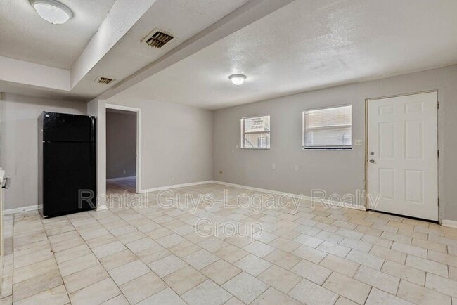Building Photo - 1738 Wright Ave