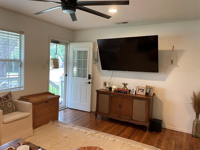 Foto del edificio - 6211 Westcoat Dr