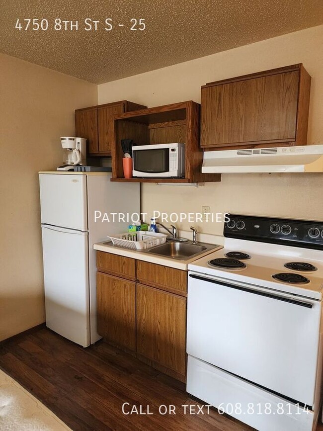 Building Photo - Studio with kitchenette in Wisconsin Rapid...