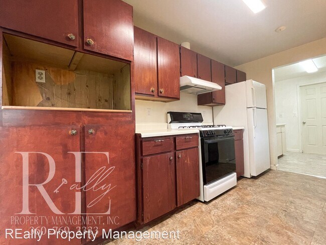 Building Photo - 3 br, 2 bath House - 1358 NW Fox Run