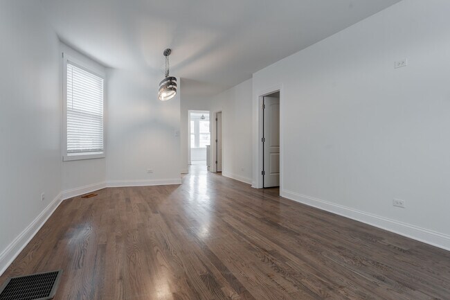 Foto del edificio - 2922 N Rockwell St