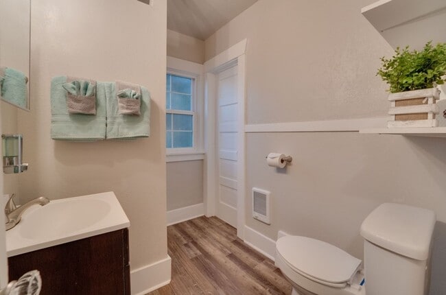 Building Photo - Garland district 1 bedroom apartment (Furn...