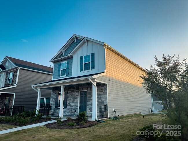 Foto del edificio - 211 Orson Oaks Ln