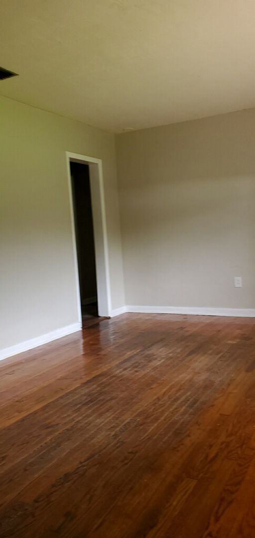 Foto del edificio - 3 Bed 1 Bath Home With Carport | Pet Frien...