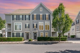 Building Photo - 3034 Meridian Cmns