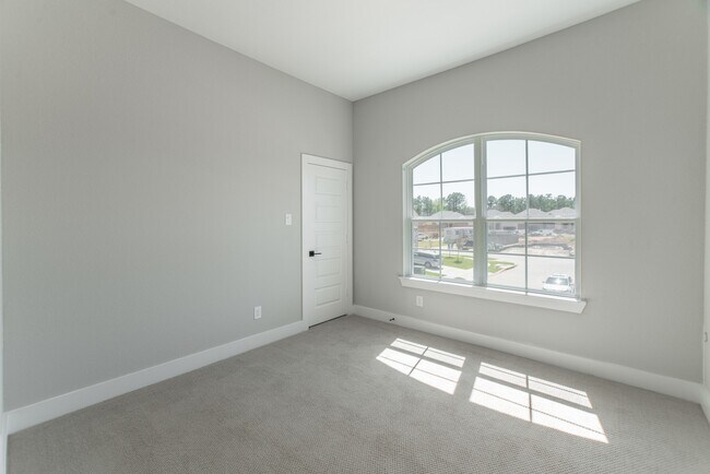 Foto del edificio - 2016 Woodland Park Ct