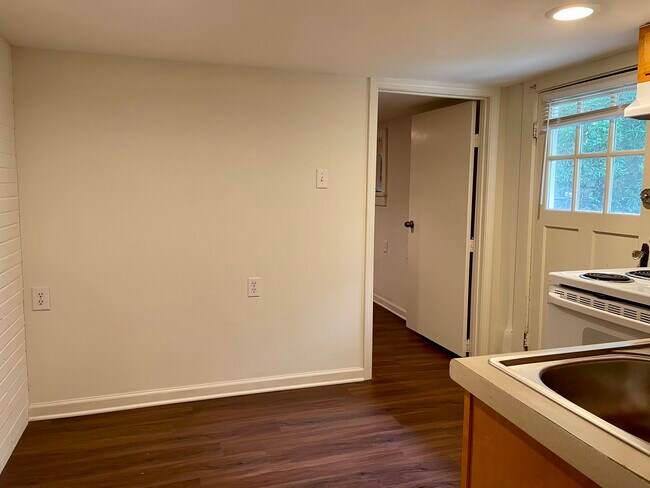 Cocina - espacio para mesa pequeña - 912 Wilson Dr