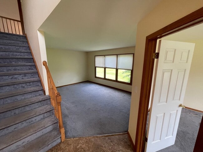 Building Photo - Spacious Home Ready to Rent! Don’t Miss Out!
