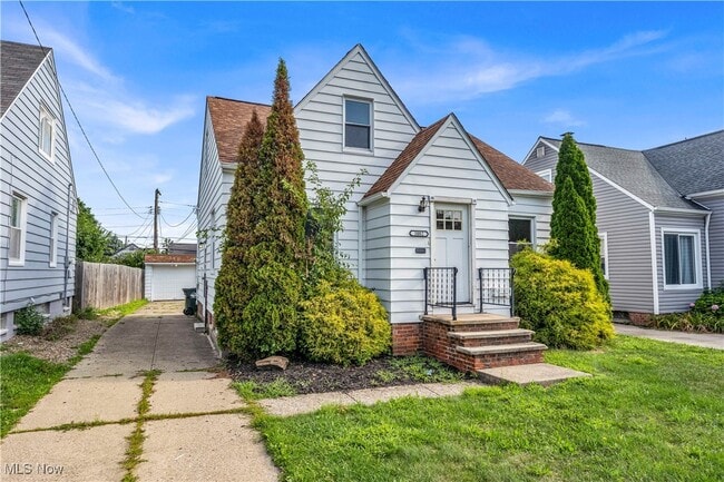 Building Photo - 3002 Wellington Ave