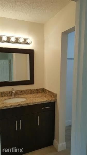Building Photo - 2 br, 2 bath Condo - 7401 NW 16th St