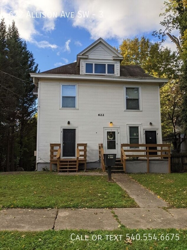 Foto principal - 622 Allison Ave SW