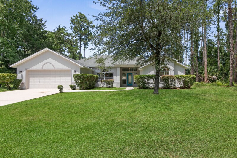Primary Photo - 21 Poinsettia Ln
