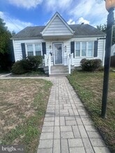 Building Photo - 808 N Warren St