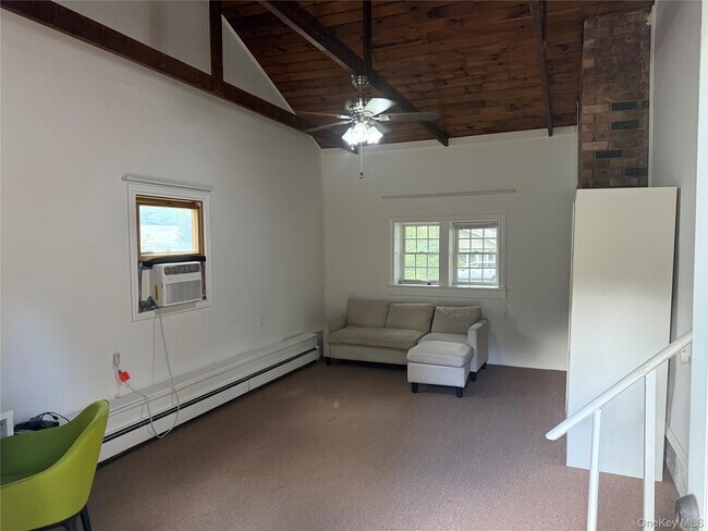 Foto del edificio - 10 Oakwood Ave