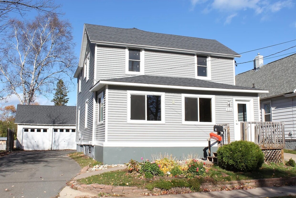 516 Harrison St, Marquette, MI 49855 House Rental in Marquette, MI