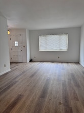 Building Photo - 303 Highland Dr