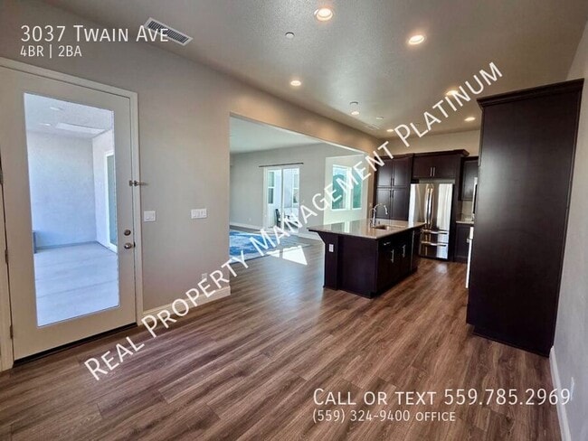Foto del edificio - 3037 Twain Ave