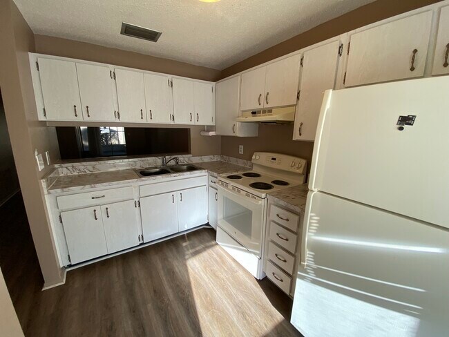 Foto del edificio - 2849 Westmoreland Ct
