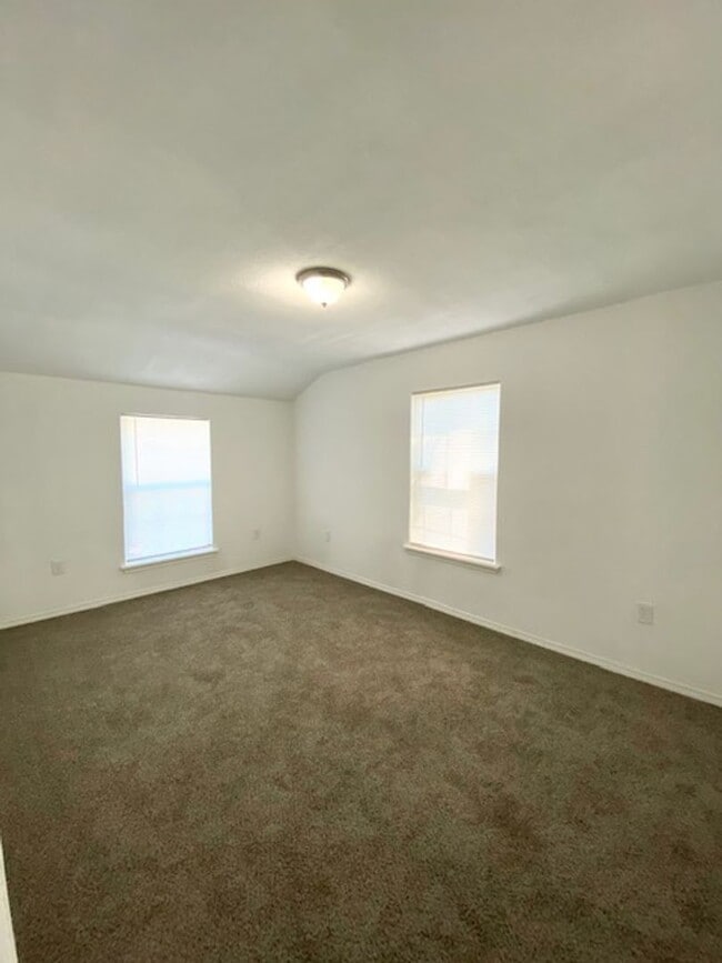 Building Photo - RECENTLY REMODELED 3 BEDROOM HOME IN HOUSTON