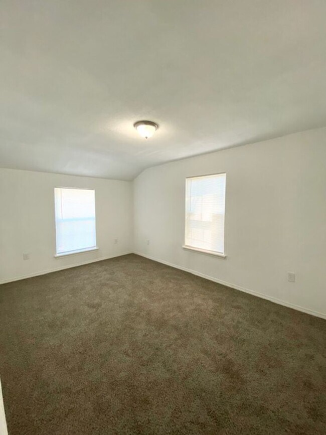 Foto del edificio - RECENTLY REMODELED 3 BEDROOM HOME IN HOUSTON