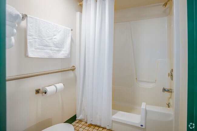 Suite individual - 250 pies cuadrados - Baño - Lake-View Living Studio Suites