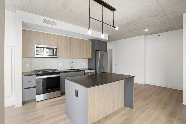 Photo - 258 W Polk St Apartment