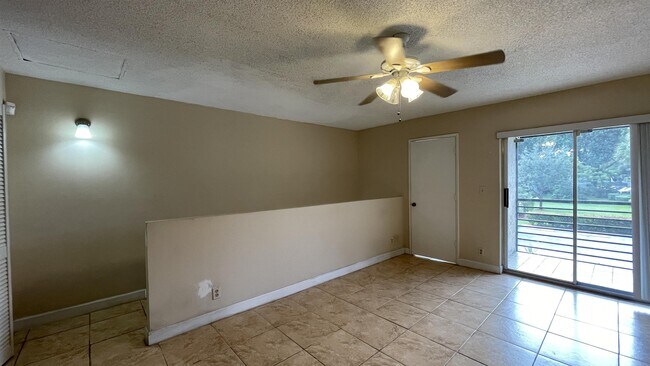 Foto del edificio - 109 Gardens Dr