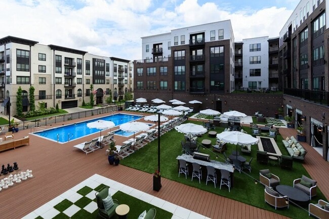 Building Photo - Essex