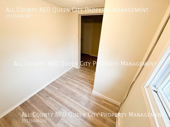 Building Photo - 499 S Detroit St