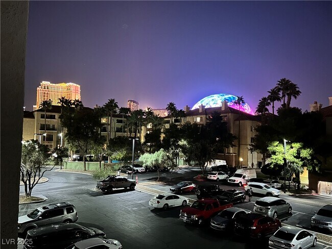 Foto del edificio - 220 E Flamingo Rd