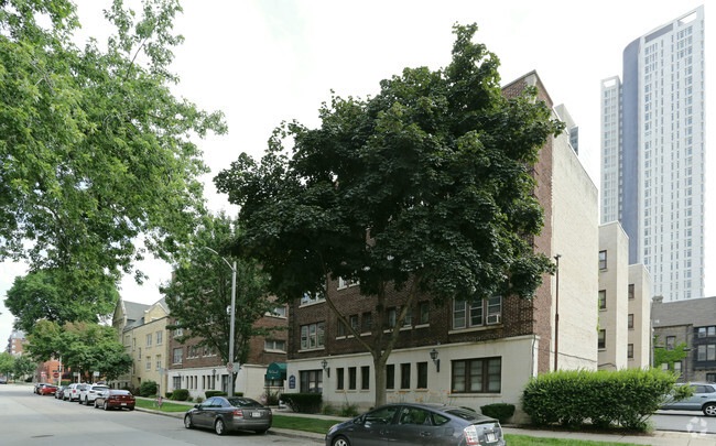 Building Photo - Colonial Apartments