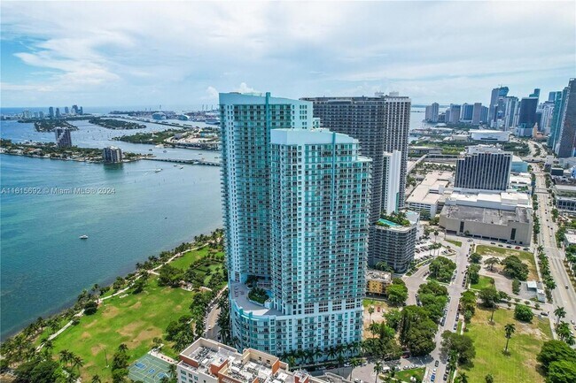 Building Photo - 1900 N Bayshore Drive Unit 2003