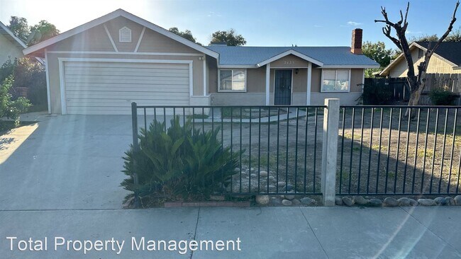 Building Photo - 3 br, 2 bath House - 2425 N. Sowell Ct.