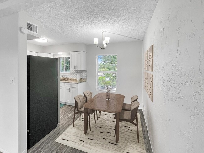 Interior Photo - Sora on Rose