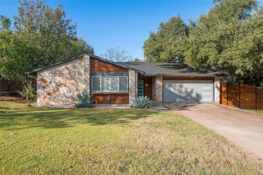 Foto principal - 1104 Durham Dr