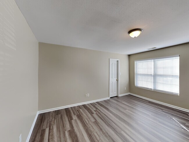 Building Photo - 7303 Woodbourne Ln