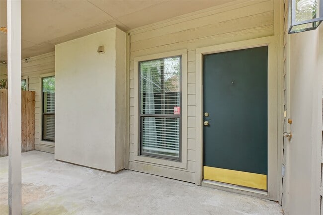 Foto del edificio - 1100 Augusta Dr