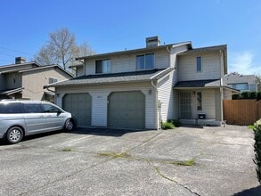 Building Photo - 3421 M Pl SE