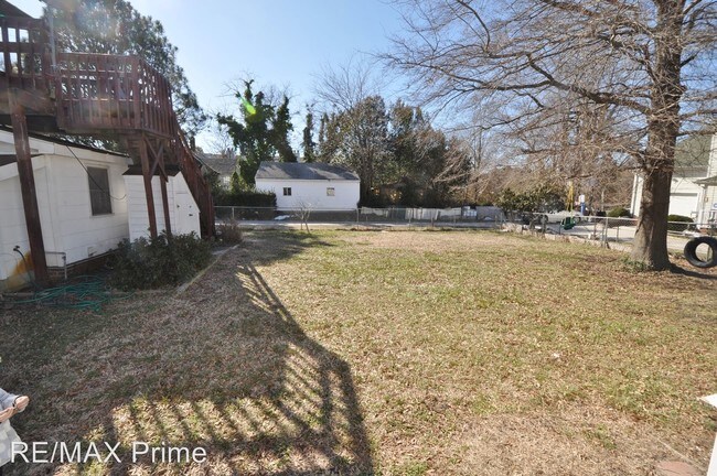Building Photo - 736 LESNER Ave