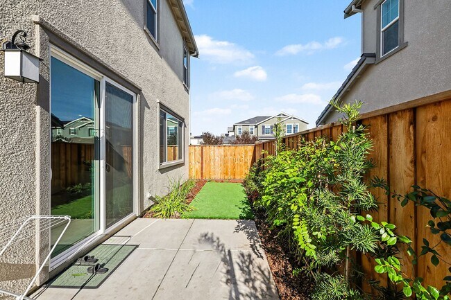 Foto del edificio - Newer Home Available in Tracy Hills