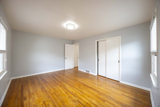 Foto del edificio - 2416 Warrensville Center Rd