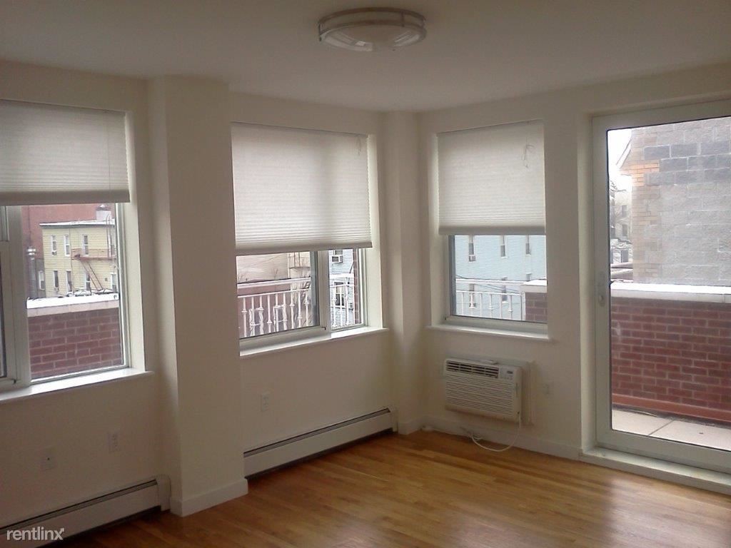 Primary Photo - 1 br, 1 bath Apartment - 2234 37th St 2
