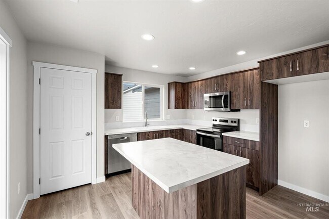 Foto del edificio - 503 Hamlow Ave