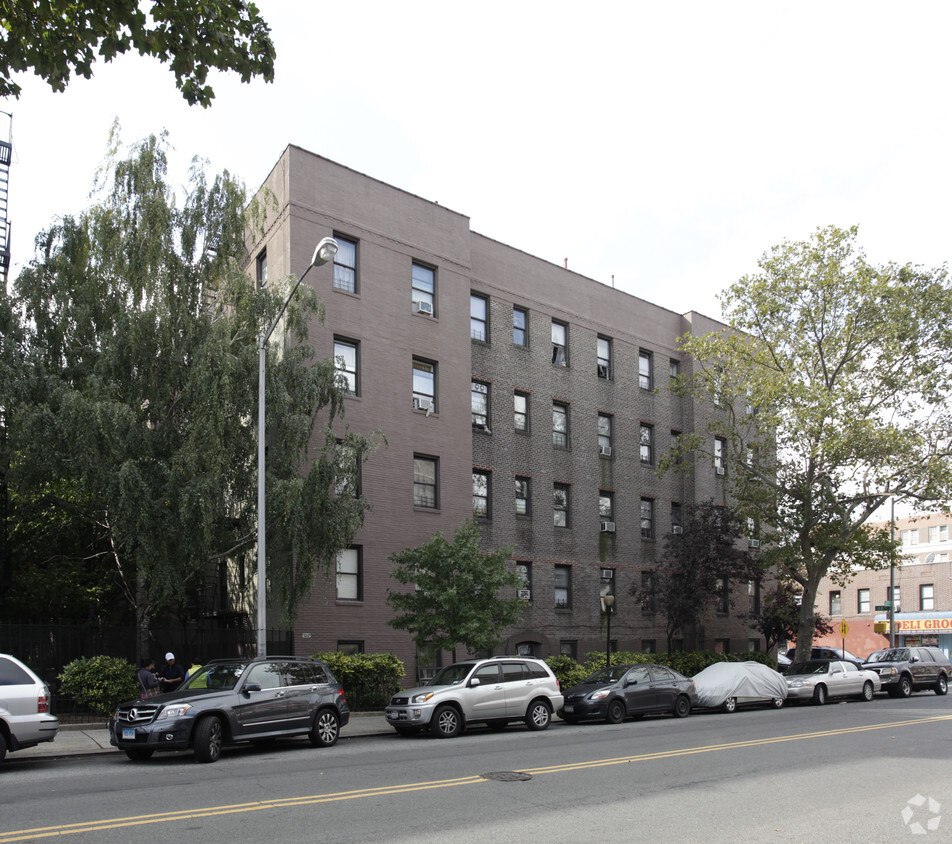 Building Photo - 47-05 48th St