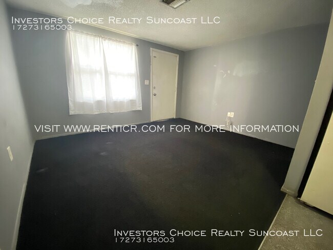 Foto del edificio - 2 Bedroom Duplex in Largo, Available Now!