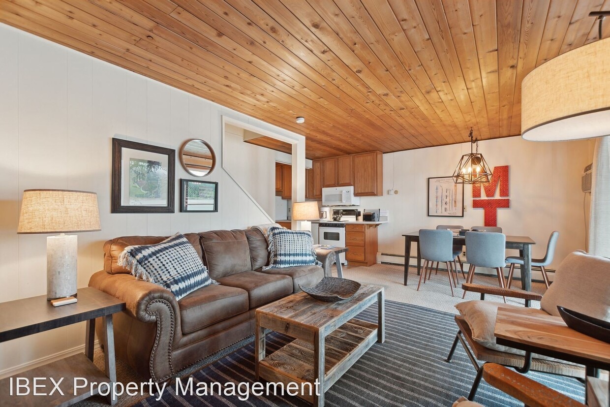 1 br, 1 bath House 300 Bay Point Drive 2CD House Rental in