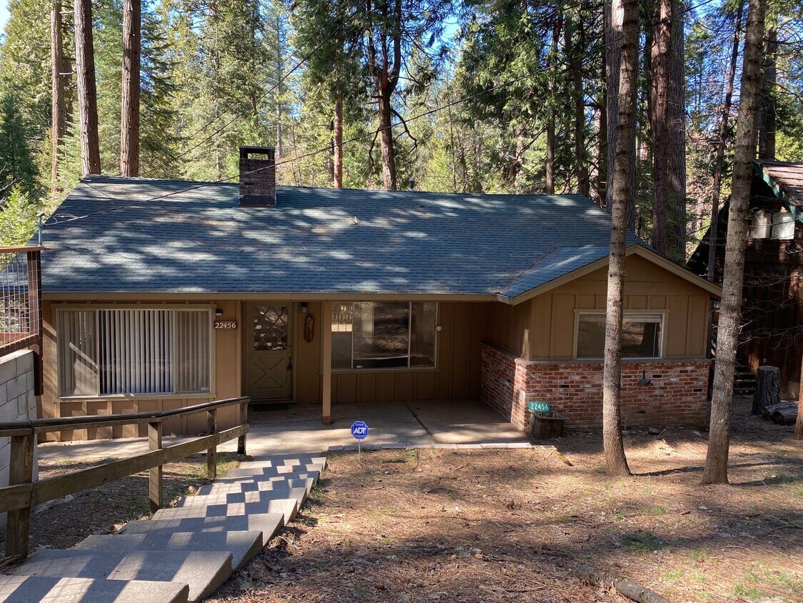 Primary Photo - Just off the Beaten Path!!! Available Now!!