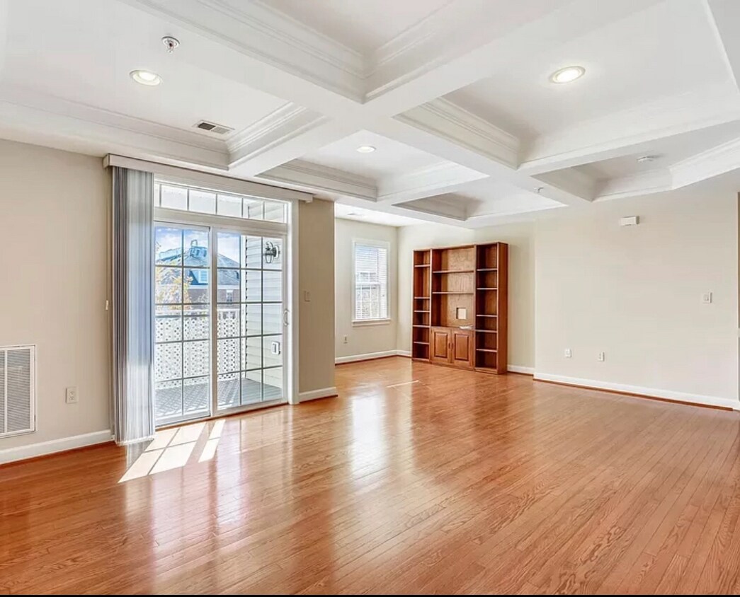 413 King Farm Blvd Unit 401, Rockville, MD 20850 Condo for Rent in Rockville, MD